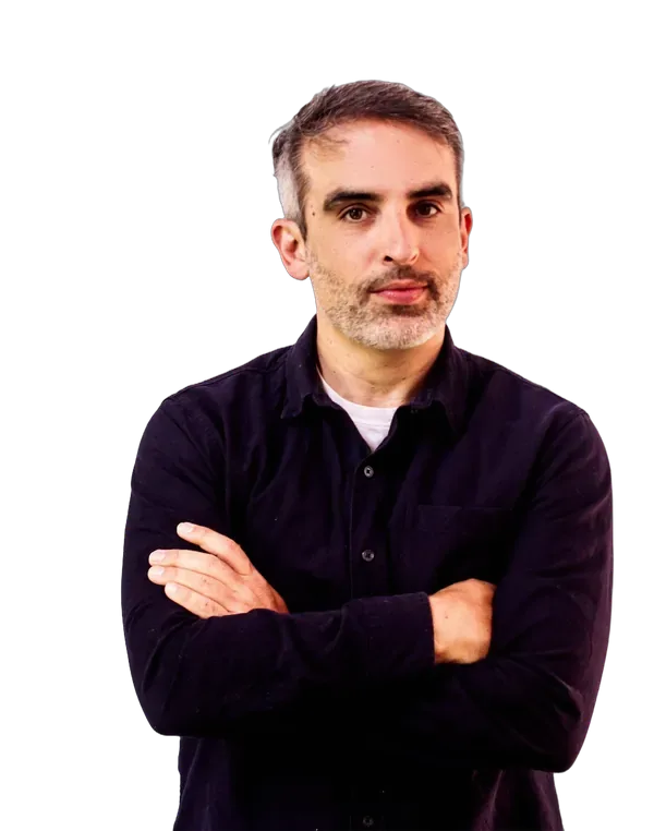 Professor Carlos Zambeli de braços cruzados